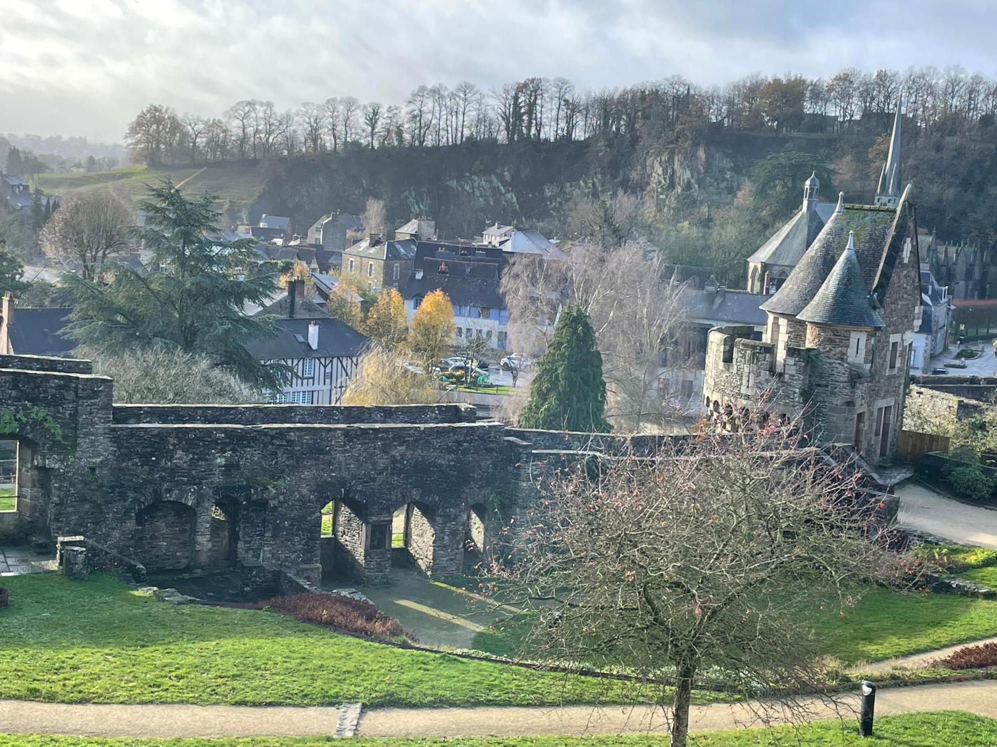 Le Relais Medieval Fougères Exterior foto