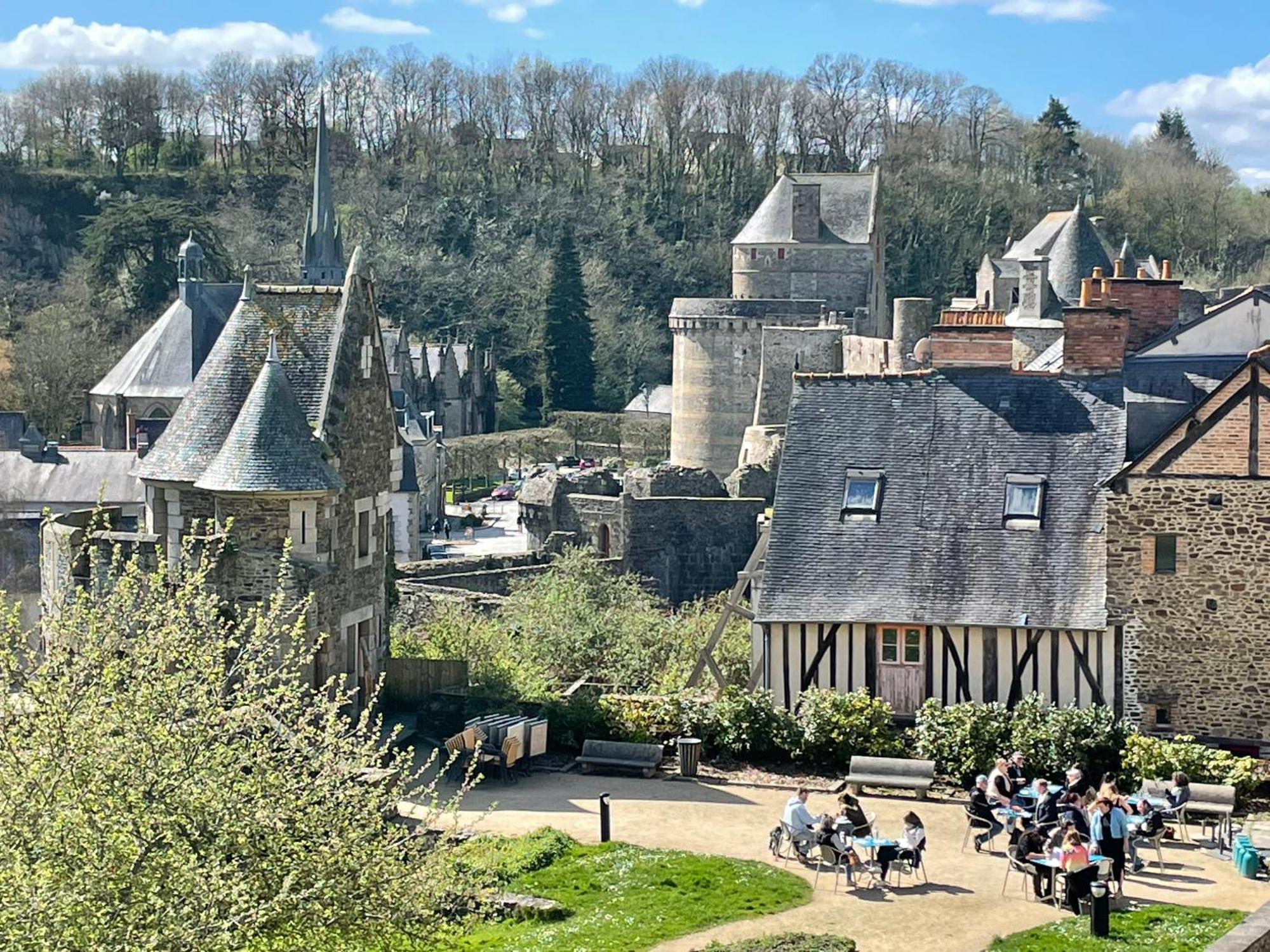 Le Relais Medieval Fougères Exterior foto